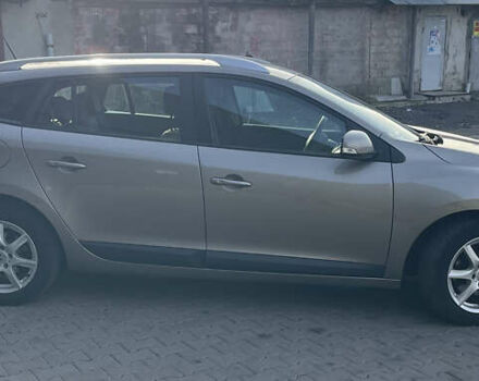 Бежевый Рено Меган, объемом двигателя 1.5 л и пробегом 243 тыс. км за 8200 $, фото 3 на Automoto.ua