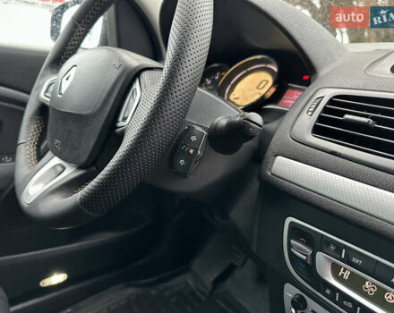 Бежевый Рено Меган, объемом двигателя 1.5 л и пробегом 223 тыс. км за 7800 $, фото 17 на Automoto.ua