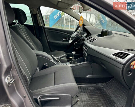 Бежевый Рено Меган, объемом двигателя 1.5 л и пробегом 223 тыс. км за 7800 $, фото 12 на Automoto.ua