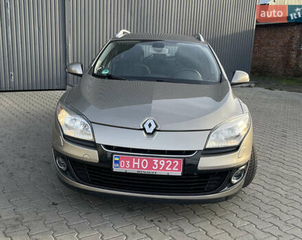 Бежевый Рено Меган, объемом двигателя 1.5 л и пробегом 243 тыс. км за 8200 $, фото 1 на Automoto.ua
