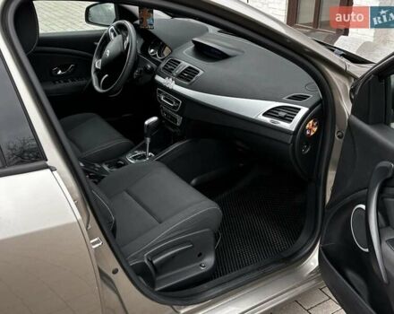 Бежевый Рено Меган, объемом двигателя 1.46 л и пробегом 201 тыс. км за 7399 $, фото 67 на Automoto.ua