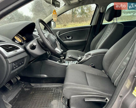 Бежевый Рено Меган, объемом двигателя 1.5 л и пробегом 223 тыс. км за 7800 $, фото 9 на Automoto.ua