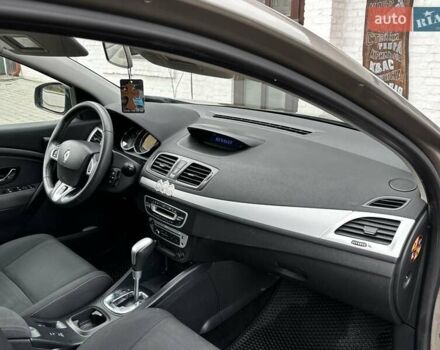 Бежевый Рено Меган, объемом двигателя 1.46 л и пробегом 201 тыс. км за 7399 $, фото 70 на Automoto.ua