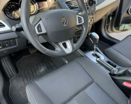 Бежевый Рено Меган, объемом двигателя 2 л и пробегом 154 тыс. км за 8400 $, фото 7 на Automoto.ua