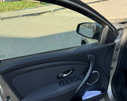 Бежевый Рено Меган, объемом двигателя 2 л и пробегом 154 тыс. км за 8400 $, фото 8 на Automoto.ua