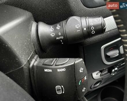 Бежевый Рено Меган, объемом двигателя 1.46 л и пробегом 201 тыс. км за 7399 $, фото 78 на Automoto.ua