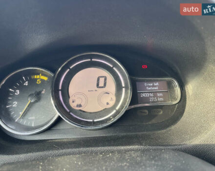 Бежевый Рено Меган, объемом двигателя 1.5 л и пробегом 243 тыс. км за 8200 $, фото 13 на Automoto.ua