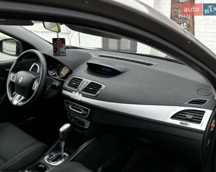 Бежевый Рено Меган, объемом двигателя 1.46 л и пробегом 201 тыс. км за 7399 $, фото 69 на Automoto.ua