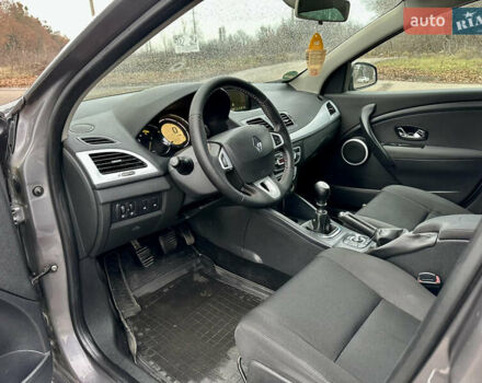 Бежевый Рено Меган, объемом двигателя 1.5 л и пробегом 223 тыс. км за 7800 $, фото 10 на Automoto.ua