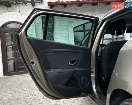 Бежевый Рено Меган, объемом двигателя 1.46 л и пробегом 201 тыс. км за 7399 $, фото 58 на Automoto.ua