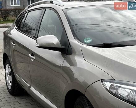 Бежевый Рено Меган, объемом двигателя 1.46 л и пробегом 201 тыс. км за 7399 $, фото 17 на Automoto.ua