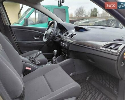 Бежевый Рено Меган, объемом двигателя 1.6 л и пробегом 181 тыс. км за 7300 $, фото 9 на Automoto.ua