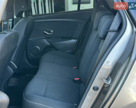 Бежевий Рено Меган, об'ємом двигуна 1.46 л та пробігом 246 тис. км за 6990 $, фото 51 на Automoto.ua