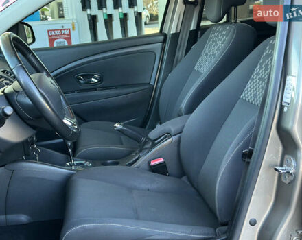 Бежевий Рено Меган, об'ємом двигуна 1.46 л та пробігом 246 тис. км за 6990 $, фото 37 на Automoto.ua