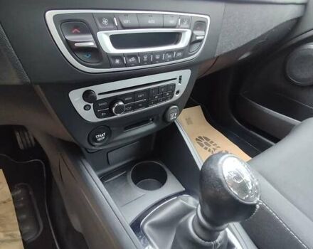 Бежевый Рено Меган, объемом двигателя 1.46 л и пробегом 250 тыс. км за 8500 $, фото 22 на Automoto.ua