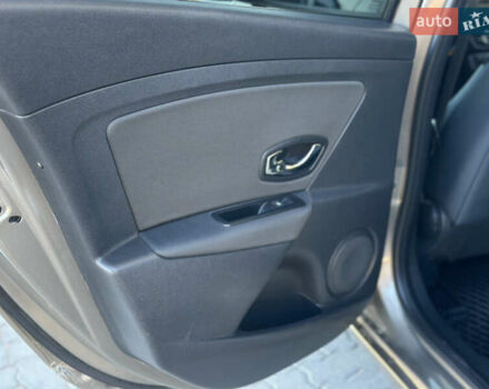 Бежевий Рено Меган, об'ємом двигуна 1.46 л та пробігом 246 тис. км за 6990 $, фото 48 на Automoto.ua