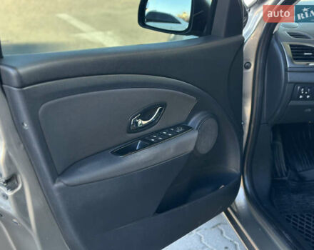 Бежевий Рено Меган, об'ємом двигуна 1.46 л та пробігом 246 тис. км за 6990 $, фото 33 на Automoto.ua