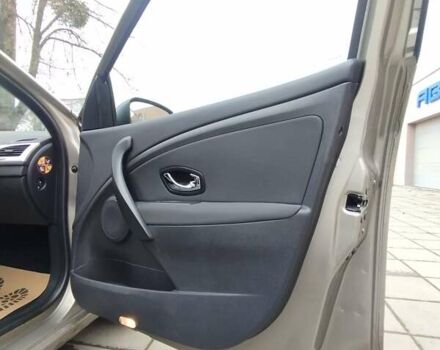 Бежевый Рено Меган, объемом двигателя 1.46 л и пробегом 250 тыс. км за 8500 $, фото 44 на Automoto.ua