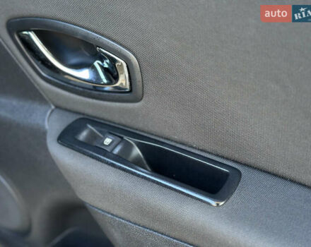 Бежевий Рено Меган, об'ємом двигуна 1.46 л та пробігом 246 тис. км за 6990 $, фото 54 на Automoto.ua