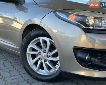 Бежевий Рено Меган, об'ємом двигуна 1.46 л та пробігом 246 тис. км за 6990 $, фото 6 на Automoto.ua