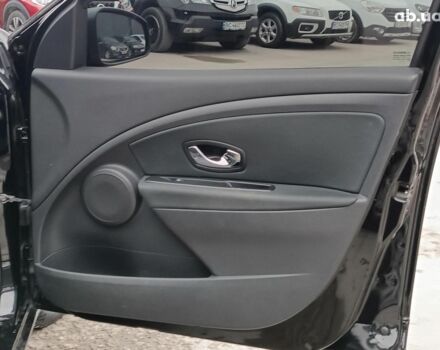 Бежевый Рено Меган, объемом двигателя 2.4 л и пробегом 248 тыс. км за 9540 $, фото 32 на Automoto.ua