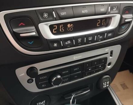 Бежевый Рено Меган, объемом двигателя 1.46 л и пробегом 250 тыс. км за 8500 $, фото 31 на Automoto.ua