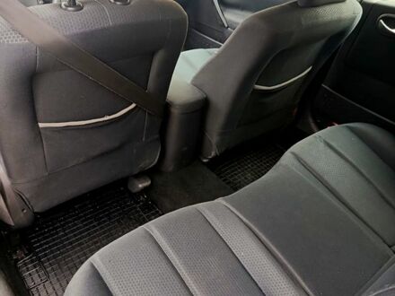 Бежевый Рено Меган, объемом двигателя 1.6 л и пробегом 230 тыс. км за 4700 $, фото 1 на Automoto.ua