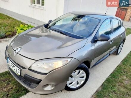 Рено Меган 2009 в Снятине на Automoto.ua Бежевый Рено Меган, объемом двигателя 1.46 л и пробегом 297 тыс. км за 4724 $, фото 1 на Automoto.ua