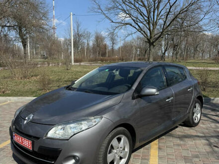 Рено Меган 2009 в Кропивницком (Кировограде) на Automoto.ua Бежевый Рено Меган, объемом двигателя 2 л и пробегом 132 тыс. км за 7600 $, фото 1 на Automoto.ua