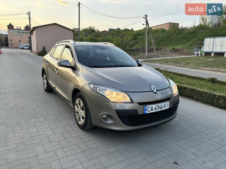 Рено Меган 2011 у Умани на Automoto.ua Бежевий Рено Меган, об'ємом двигуна 1.46 л та пробігом 238 тис. км за 6800 $, фото 1 на Automoto.ua