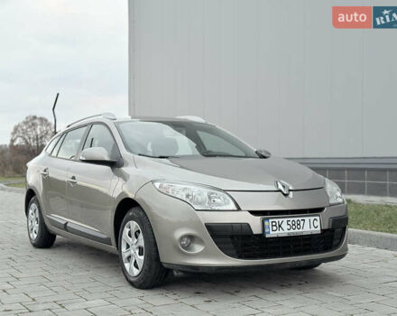 Бежевый Рено Меган, объемом двигателя 1.6 л и пробегом 289 тыс. км за 6300 $, фото 1 на Automoto.ua