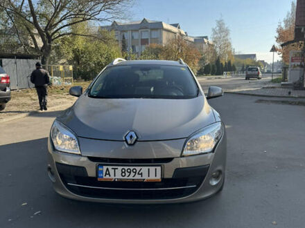 Рено Меган 2012 в Коломые на Automoto.ua Бежевый Рено Меган, объемом двигателя 2 л и пробегом 154 тыс. км за 8400 $, фото 1 на Automoto.ua