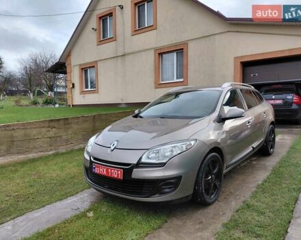 Бежевый Рено Меган, объемом двигателя 1.6 л и пробегом 181 тыс. км за 7300 $, фото 1 на Automoto.ua