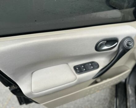 Черный Рено Меган, объемом двигателя 1.5 л и пробегом 261 тыс. км за 3250 $, фото 12 на Automoto.ua