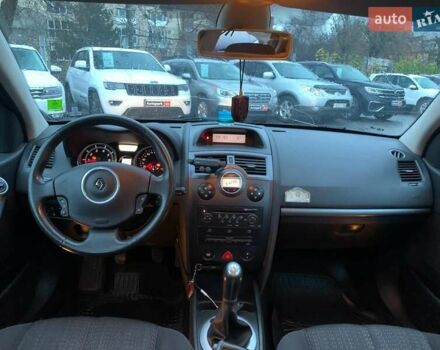 Чорний Рено Меган, об'ємом двигуна 1.6 л та пробігом 323 тис. км за 4990 $, фото 17 на Automoto.ua