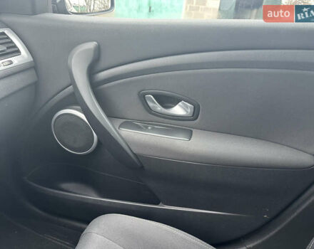 Чорний Рено Меган, об'ємом двигуна 1.6 л та пробігом 162 тис. км за 7399 $, фото 6 на Automoto.ua