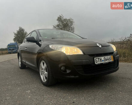 Рено Меган 2009 у Сумах на Automoto.ua Чорний Рено Меган, об'ємом двигуна 1.6 л та пробігом 181 тис. км за 7200 $, фото 1 на Automoto.ua