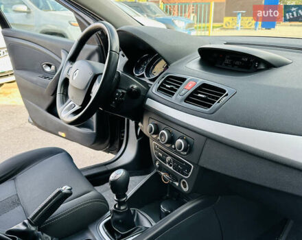 Рено Меган 2009 у Харкові на Automoto.ua Чорний Рено Меган, об'ємом двигуна 1.6 л та пробігом 184 тис. км за 7100 $, фото 30 на Automoto.ua