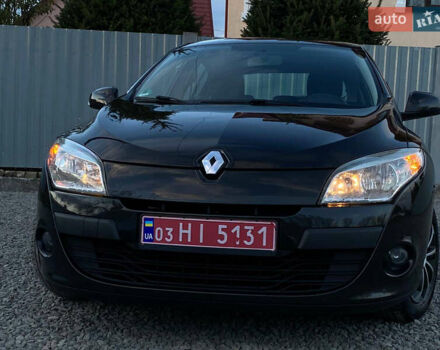 Рено Меган 2009 у Самборе на Automoto.ua Чорний Рено Меган, об'ємом двигуна 1.6 л та пробігом 208 тис. км за 6499 $, фото 9 на Automoto.ua