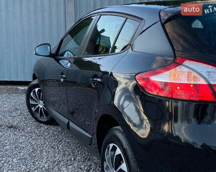 Рено Меган 2009 у Самборе на Automoto.ua Чорний Рено Меган, об'ємом двигуна 1.6 л та пробігом 208 тис. км за 6499 $, фото 54 на Automoto.ua