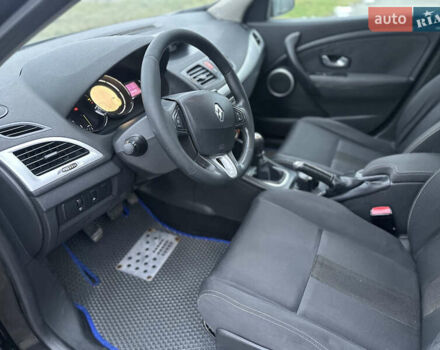 Черный Рено Меган, объемом двигателя 1.5 л и пробегом 268 тыс. км за 5300 $, фото 12 на Automoto.ua