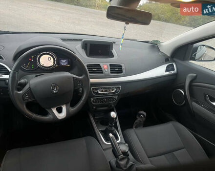 Рено Меган 2009 у Сумах на Automoto.ua Чорний Рено Меган, об'ємом двигуна 1.6 л та пробігом 181 тис. км за 7200 $, фото 15 на Automoto.ua