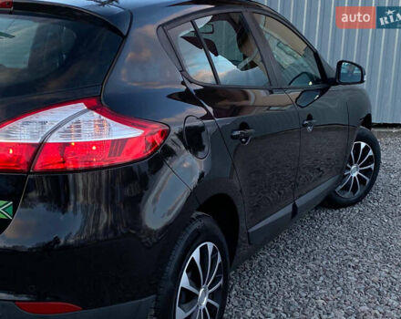 Рено Меган 2009 у Самборе на Automoto.ua Чорний Рено Меган, об'ємом двигуна 1.6 л та пробігом 208 тис. км за 6499 $, фото 40 на Automoto.ua