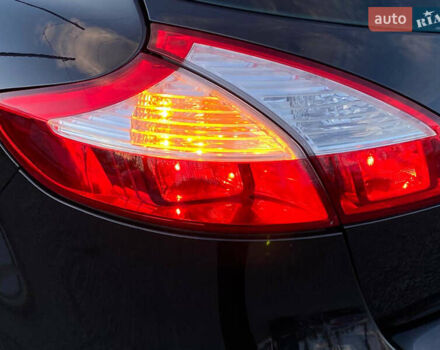 Рено Меган 2009 у Самборе на Automoto.ua Чорний Рено Меган, об'ємом двигуна 1.6 л та пробігом 208 тис. км за 6499 $, фото 62 на Automoto.ua