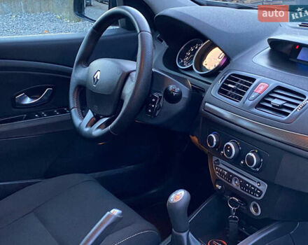 Рено Меган 2009 у Самборе на Automoto.ua Чорний Рено Меган, об'ємом двигуна 1.6 л та пробігом 208 тис. км за 6499 $, фото 68 на Automoto.ua