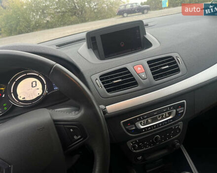 Рено Меган 2009 у Сумах на Automoto.ua Чорний Рено Меган, об'ємом двигуна 1.6 л та пробігом 181 тис. км за 7200 $, фото 13 на Automoto.ua