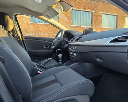 Черный Рено Меган, объемом двигателя 1.4 л и пробегом 220 тыс. км за 7200 $, фото 19 на Automoto.ua