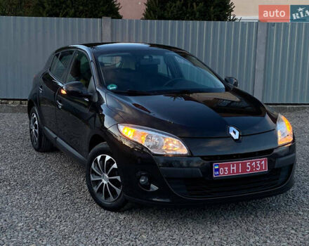 Рено Меган 2009 у Самборе на Automoto.ua Чорний Рено Меган, об'ємом двигуна 1.6 л та пробігом 208 тис. км за 6499 $, фото 3 на Automoto.ua