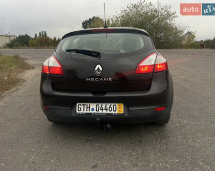 Рено Меган 2009 у Сумах на Automoto.ua Чорний Рено Меган, об'ємом двигуна 1.6 л та пробігом 181 тис. км за 7200 $, фото 5 на Automoto.ua