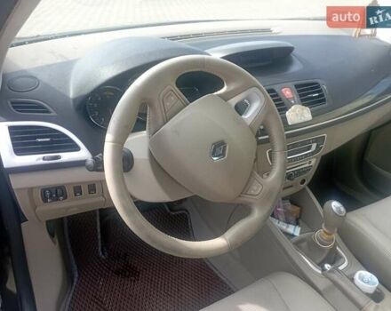 Рено Меган 2009 у Луцьку на Automoto.ua Чорний Рено Меган, об'ємом двигуна 1.46 л та пробігом 257 тис. км за 5600 $, фото 4 на Automoto.ua